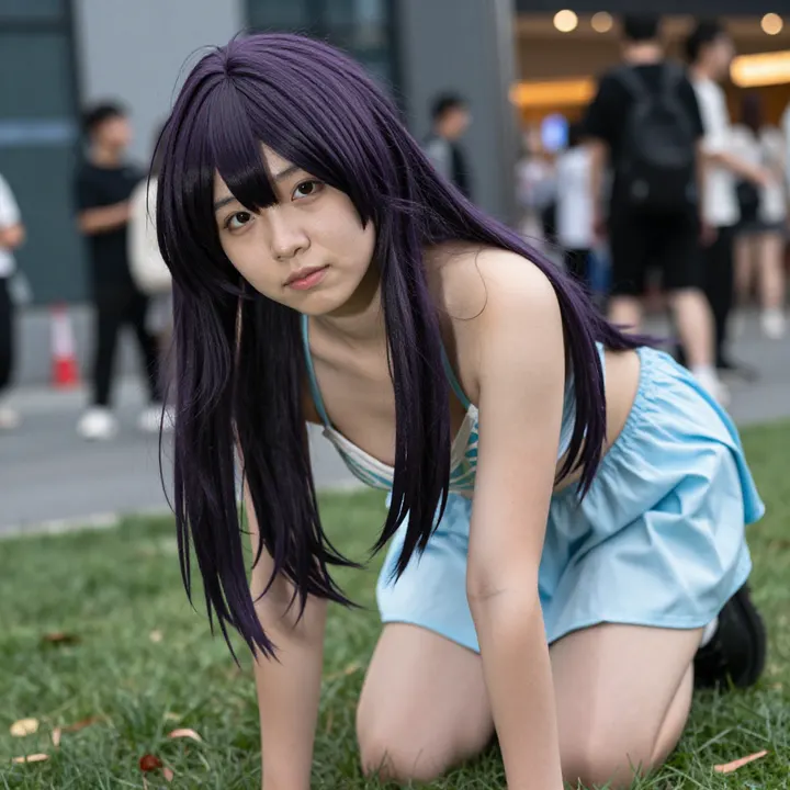 紫发少女的校园日常主题图片 0560，杰作，最佳画质，极致细节，照片级写实 , 都市街拍纪实风