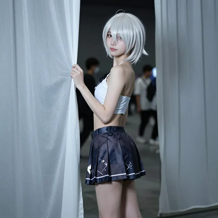 银发少女的校园日常主题图片 0900，杰作，最佳画质，极致细节，照片级写实 , 日系清新写真风格